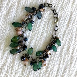 Bracelet with pearl and crystal teardrops gunmetal